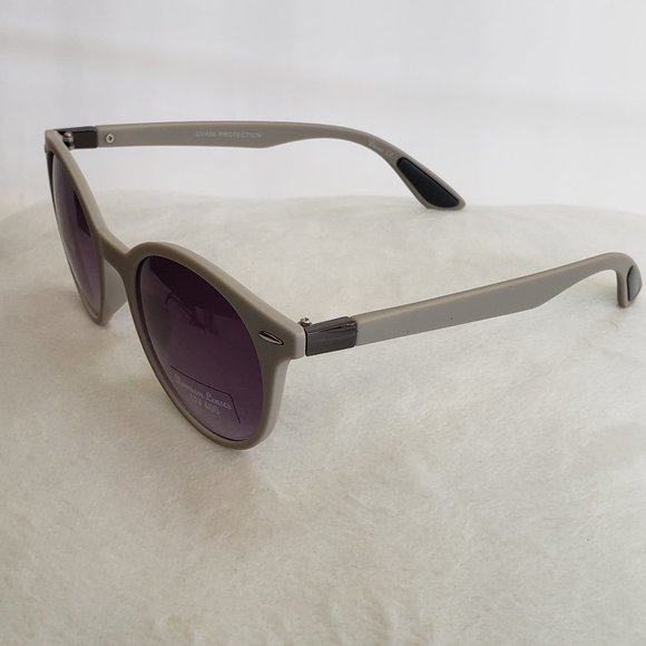 EdensCloset Exclusive Sunglasses - Picture 2 of 5